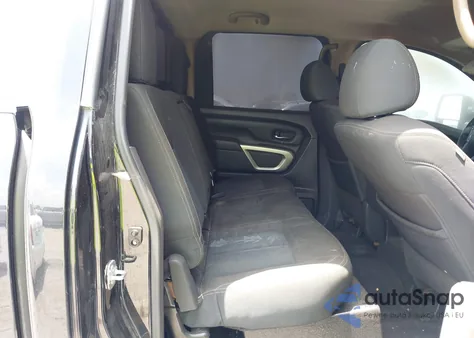 2017 Nissan Titan Xd Sv Diesel z USA, uszkodzony, nr VIN 1N6BA1F37HN564835